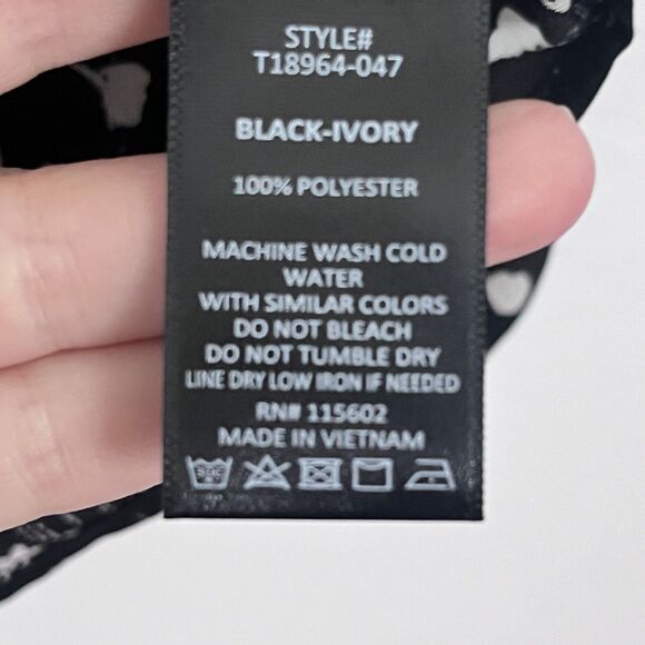 NWT Lush Womens M Black Abstract Print Blouse Button Front V-Neck Long Sleeved - Picture 9 of 9